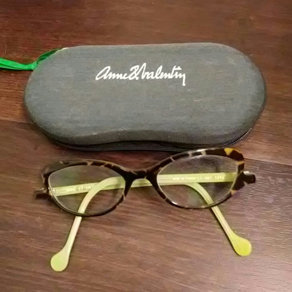 Used Anne ET Valentine-Amy